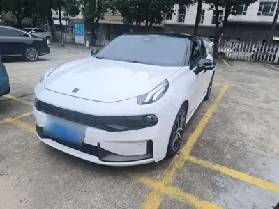 Lynk & Co 03