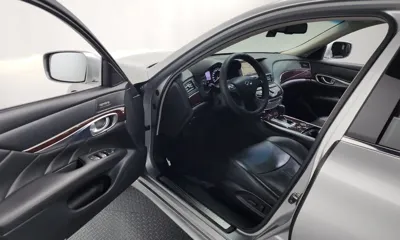 Infiniti Q70