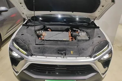 Nio ES8