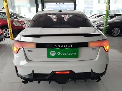 Lynk & Co 03