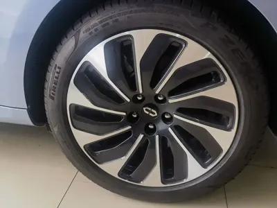 AITO AITO M5