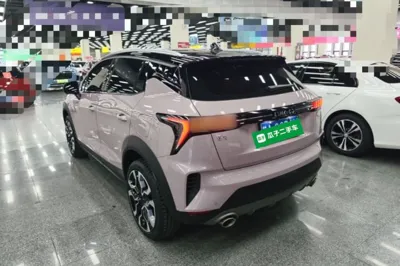 Lynk & Co 06