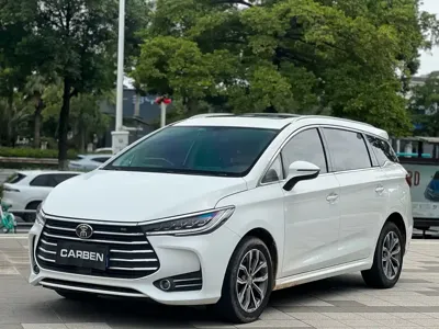 BYD MAX