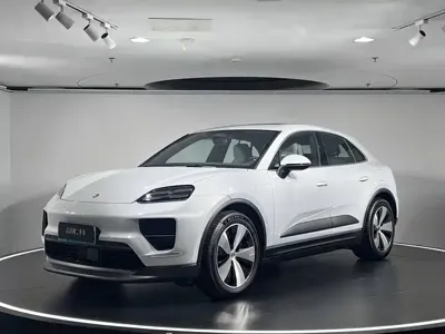 Porsche Macan EV
