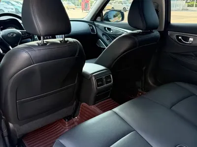 Infiniti Q50L