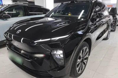 Nio ES8