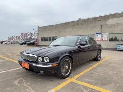 Jaguar XJ