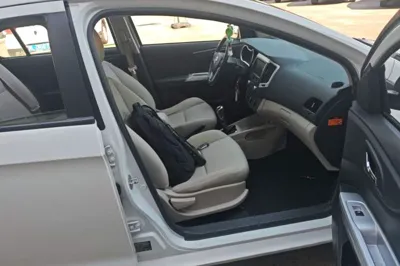 Dongfeng Aeolus A30