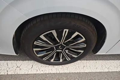 Wuling 730