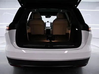 Nio ES8