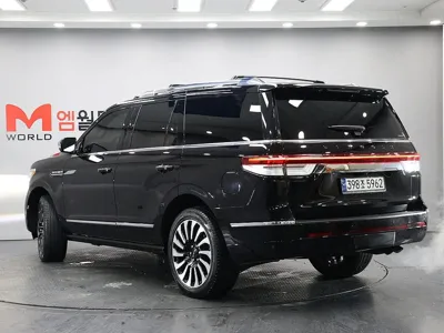 Lincoln Navigator