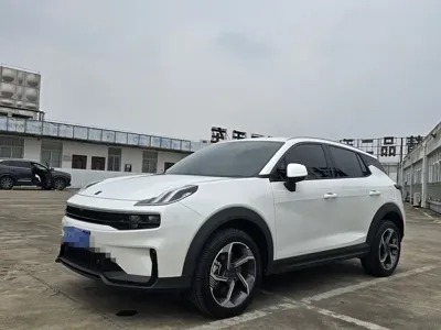 Lynk & Co 06
