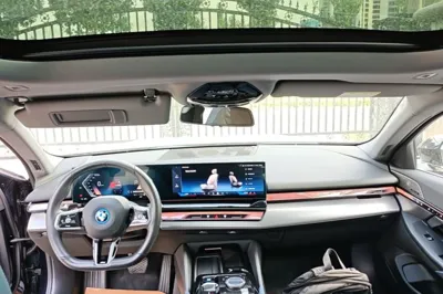 BMW i5