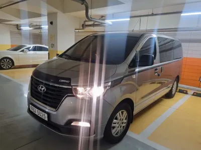 Hyundai Starex