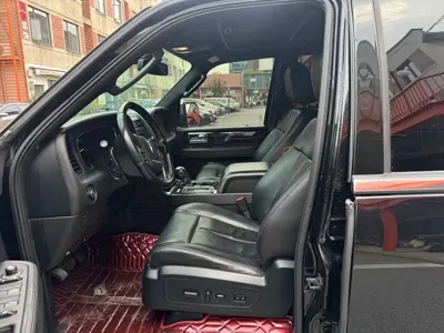 Lincoln Navigator