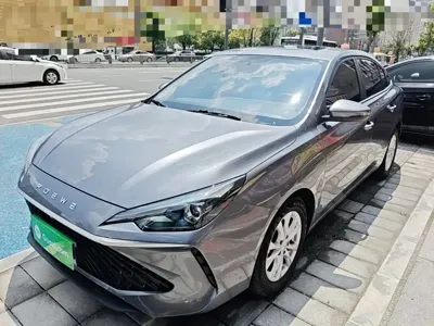Roewe i5