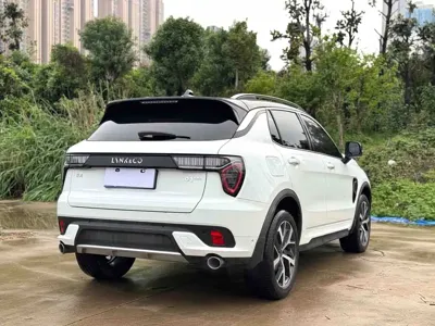Lynk & Co 01