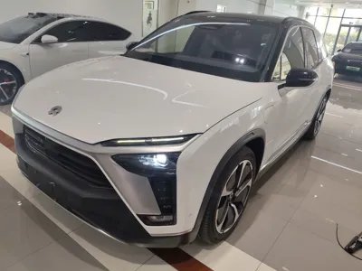 Nio ES8