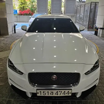 Jaguar XE