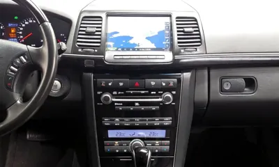 Kia Opirus