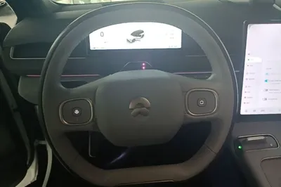 Nio ES8