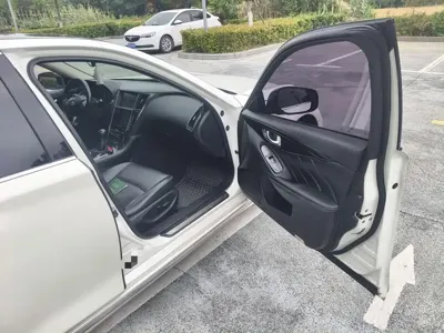Infiniti Q50L