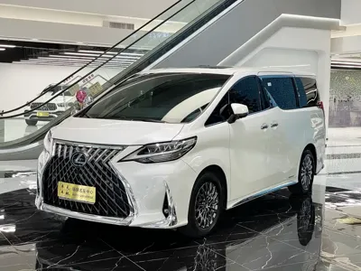 Lexus LM