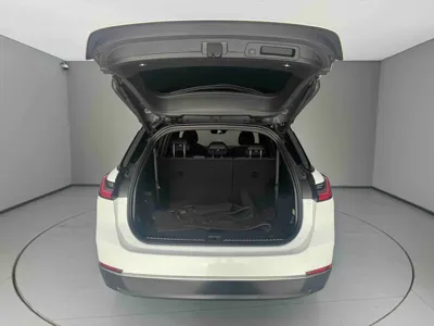 Nio ES8