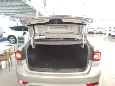 Roewe i5