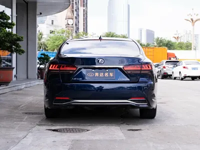 Lexus LS