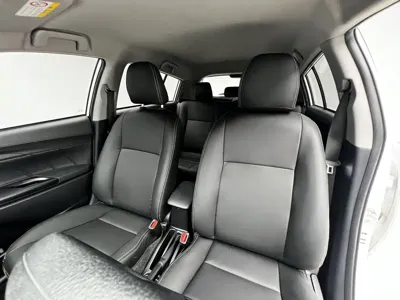 Toyota Yaris L