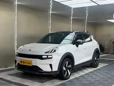 Lynk & Co 06
