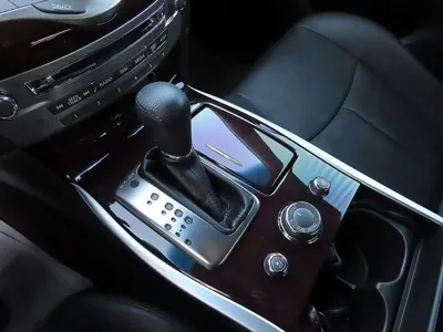 Infiniti Q70