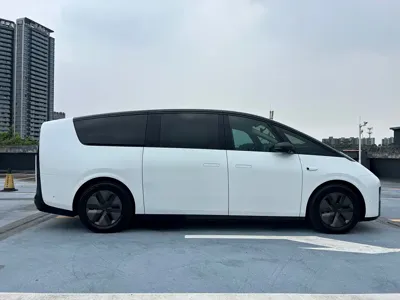 Li Auto Li MEGA
