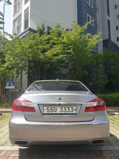 Hyundai Genesis