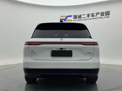 Nio ES8