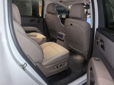 Li Auto 理想i8