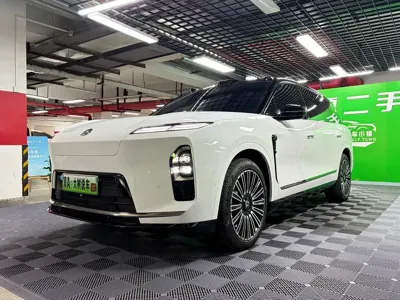 Nio ES8