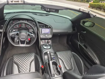 Audi R8