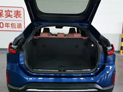 Nio EC6