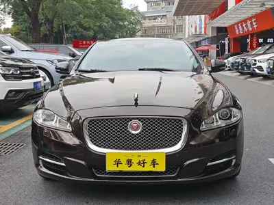 Jaguar XJ