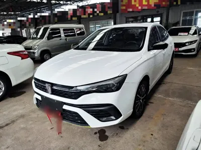 Roewe i5
