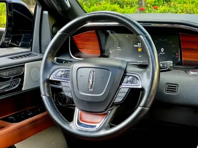 Lincoln Navigator