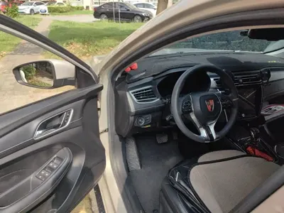 Roewe i5