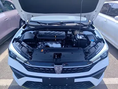 Roewe i5