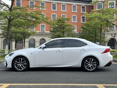Lexus IS
