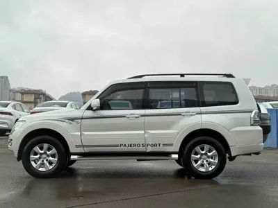 Mitsubishi Pajero (Import)