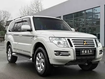 Mitsubishi Pajero (Import)