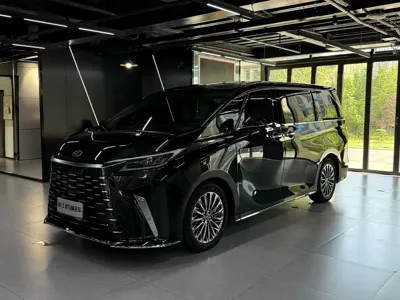 Lexus LM