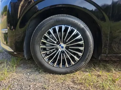 Denza Denza D9